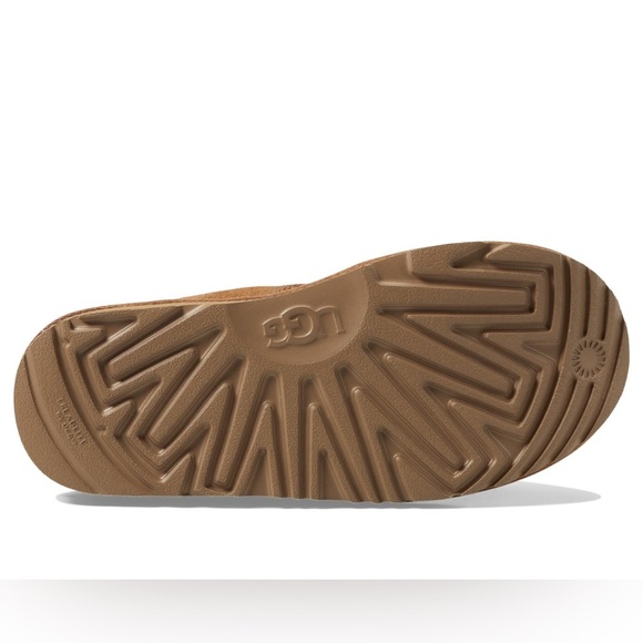 🌟New in box 🌟 kids size 3 UGG Neumel II in Chestnut - Picture 4 of 6